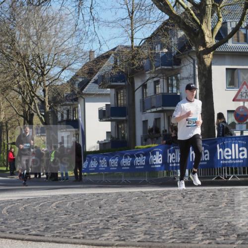 06.04.2025 - 44. Internationalen Wilhelmsburger Insellauf Luisa Fischer http://msf.ph/oto/7564610 06.04.2025 10:36:34 Ziel 5096, 4293 meine-sportfotos.de