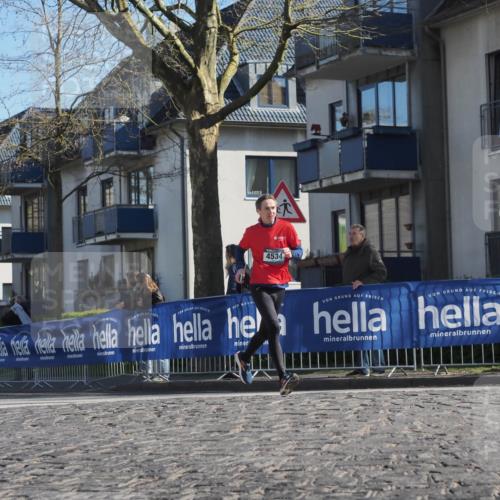 06.04.2025 - 44. Internationalen Wilhelmsburger Insellauf Luisa Fischer http://msf.ph/oto/7564660 06.04.2025 10:36:41 Ziel 4534 meine-sportfotos.de