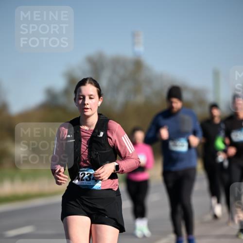 06.04.2025 - 44. Internationalen Wilhelmsburger Insellauf Dr. Thomas Lammeyer http://msf.ph/oto/7565167 06.04.2025 09:40:19 Laufen 232 meine-sportfotos.de