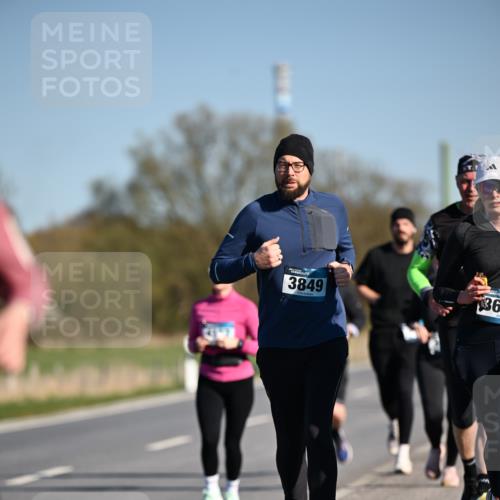 06.04.2025 - 44. Internationalen Wilhelmsburger Insellauf Dr. Thomas Lammeyer http://msf.ph/oto/7565173 06.04.2025 09:40:20 Laufen 3849, 36 meine-sportfotos.de