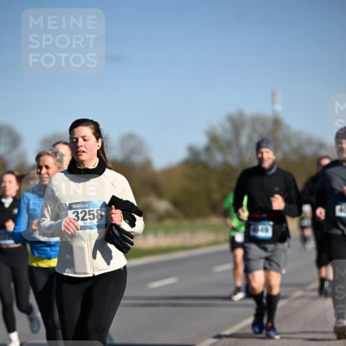 06.04.2025 - 44. Internationalen Wilhelmsburger Insellauf Dr. Thomas Lammeyer http://msf.ph/oto/7565493 06.04.2025 09:40:50 Laufen 3258 meine-sportfotos.de