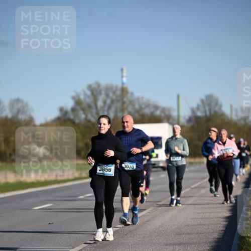 06.04.2025 - 44. Internationalen Wilhelmsburger Insellauf Dr. Thomas Lammeyer http://msf.ph/oto/7565668 06.04.2025 09:41:07 Laufen 3856, 3070, 1974 meine-sportfotos.de
