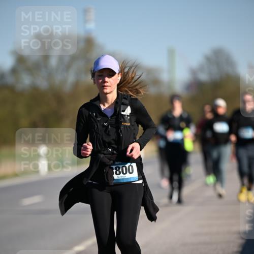 06.04.2025 - 44. Internationalen Wilhelmsburger Insellauf Dr. Thomas Lammeyer http://msf.ph/oto/7565904 06.04.2025 09:41:28 Laufen 800 meine-sportfotos.de
