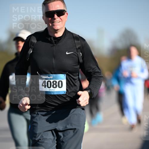 06.04.2025 - 44. Internationalen Wilhelmsburger Insellauf Dr. Thomas Lammeyer http://msf.ph/oto/7566002 06.04.2025 09:41:38 Laufen 4080 meine-sportfotos.de