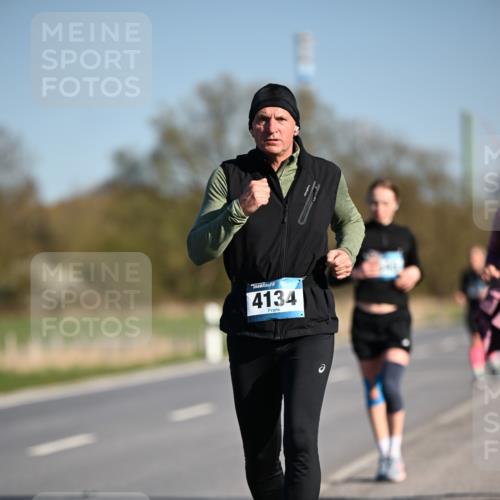 06.04.2025 - 44. Internationalen Wilhelmsburger Insellauf Dr. Thomas Lammeyer http://msf.ph/oto/7566453 06.04.2025 09:42:16 Laufen 4134 meine-sportfotos.de