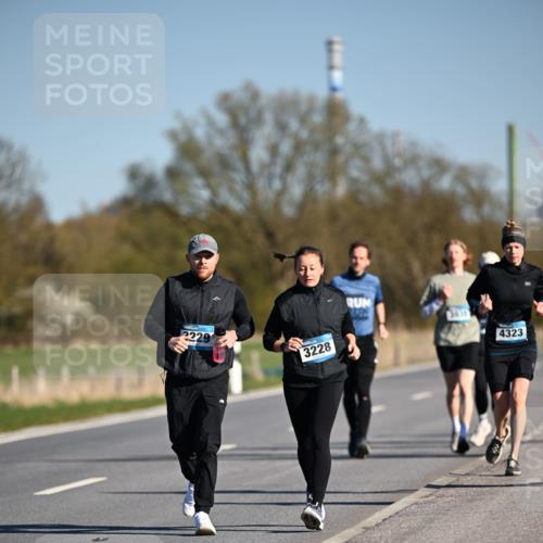 06.04.2025 - 44. Internationalen Wilhelmsburger Insellauf Dr. Thomas Lammeyer http://msf.ph/oto/7566570 06.04.2025 09:42:31 Laufen 14373, 2229, 3228, 4323 meine-sportfotos.de