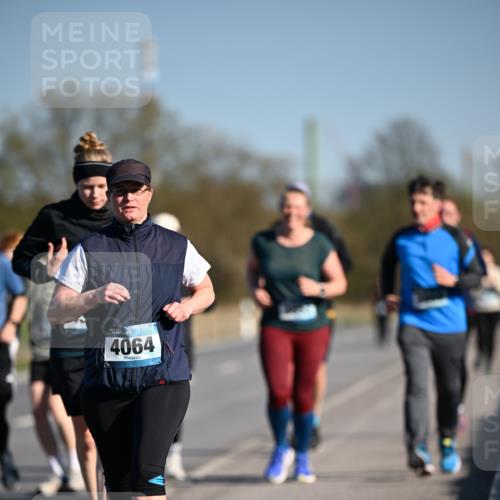 06.04.2025 - 44. Internationalen Wilhelmsburger Insellauf Dr. Thomas Lammeyer http://msf.ph/oto/7566646 06.04.2025 09:42:37 Laufen 4064 meine-sportfotos.de