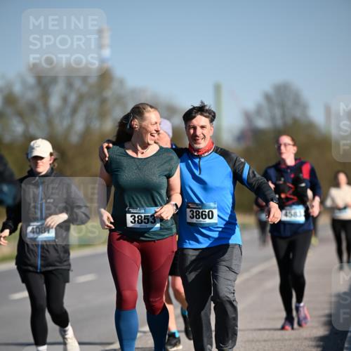 06.04.2025 - 44. Internationalen Wilhelmsburger Insellauf Dr. Thomas Lammeyer http://msf.ph/oto/7566678 06.04.2025 09:42:40 Laufen 3853, 3860, 4583 meine-sportfotos.de