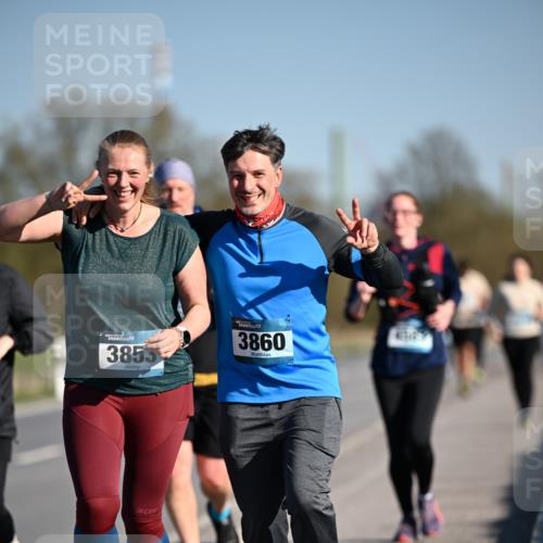 06.04.2025 - 44. Internationalen Wilhelmsburger Insellauf Dr. Thomas Lammeyer http://msf.ph/oto/7566706 06.04.2025 09:42:41 Laufen 3855, 3860 meine-sportfotos.de