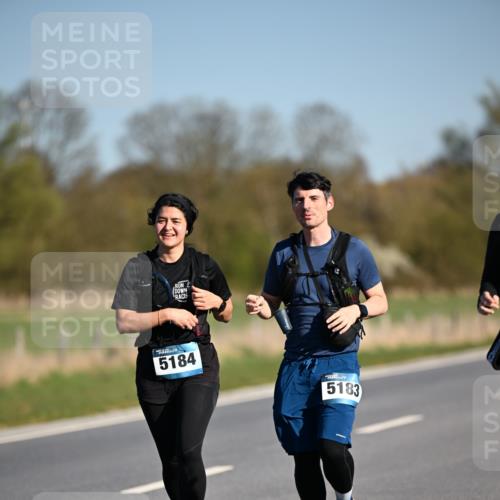 06.04.2025 - 44. Internationalen Wilhelmsburger Insellauf Dr. Thomas Lammeyer http://msf.ph/oto/7566868 06.04.2025 09:43:06 Laufen 5184, 5183 meine-sportfotos.de