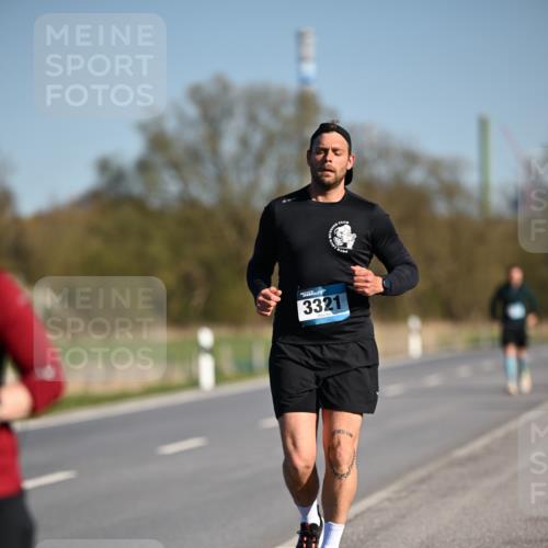06.04.2025 - 44. Internationalen Wilhelmsburger Insellauf Dr. Thomas Lammeyer http://msf.ph/oto/7566990 06.04.2025 09:43:27 Laufen 3321 meine-sportfotos.de