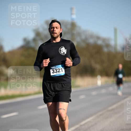 06.04.2025 - 44. Internationalen Wilhelmsburger Insellauf Dr. Thomas Lammeyer http://msf.ph/oto/7567013 06.04.2025 09:43:28 Laufen 3321 meine-sportfotos.de
