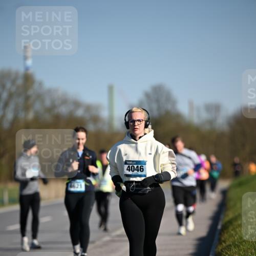 06.04.2025 - 44. Internationalen Wilhelmsburger Insellauf Dr. Thomas Lammeyer http://msf.ph/oto/7567061 06.04.2025 09:43:44 Laufen 4621, 4046 meine-sportfotos.de