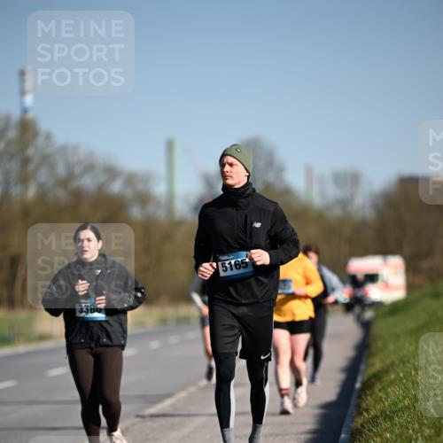 06.04.2025 - 44. Internationalen Wilhelmsburger Insellauf Dr. Thomas Lammeyer http://msf.ph/oto/7567383 06.04.2025 09:44:40 Laufen 3380, 5165 meine-sportfotos.de