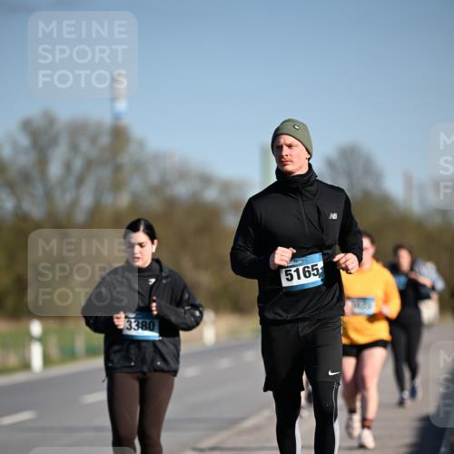 06.04.2025 - 44. Internationalen Wilhelmsburger Insellauf Dr. Thomas Lammeyer http://msf.ph/oto/7567403 06.04.2025 09:44:42 Laufen 3380, 5165 meine-sportfotos.de