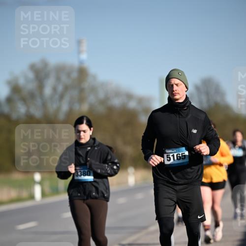 06.04.2025 - 44. Internationalen Wilhelmsburger Insellauf Dr. Thomas Lammeyer http://msf.ph/oto/7567408 06.04.2025 09:44:42 Laufen 3380, 5165 meine-sportfotos.de