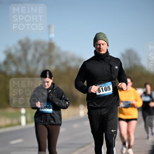 06.04.2025 - 44. Internationalen Wilhelmsburger Insellauf Dr. Thomas Lammeyer http://msf.ph/oto/7567417 06.04.2025 09:44:42 Laufen 3380, 5165 meine-sportfotos.de