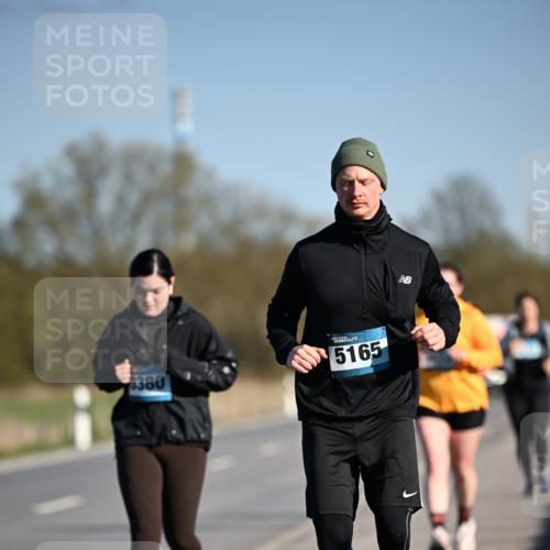 06.04.2025 - 44. Internationalen Wilhelmsburger Insellauf Dr. Thomas Lammeyer http://msf.ph/oto/7567420 06.04.2025 09:44:43 Laufen 380, 5165 meine-sportfotos.de