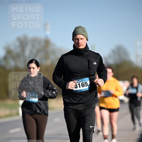 06.04.2025 - 44. Internationalen Wilhelmsburger Insellauf Dr. Thomas Lammeyer http://msf.ph/oto/7567432 06.04.2025 09:44:43 Laufen 3380, 5165 meine-sportfotos.de