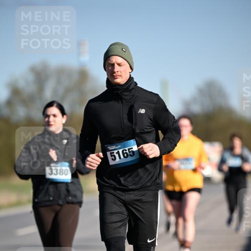 06.04.2025 - 44. Internationalen Wilhelmsburger Insellauf Dr. Thomas Lammeyer http://msf.ph/oto/7567439 06.04.2025 09:44:44 Laufen 3380, 5165 meine-sportfotos.de
