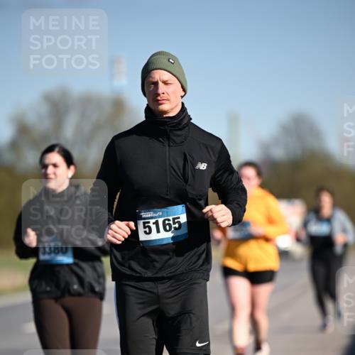 06.04.2025 - 44. Internationalen Wilhelmsburger Insellauf Dr. Thomas Lammeyer http://msf.ph/oto/7567446 06.04.2025 09:44:44 Laufen 1380, 5165 meine-sportfotos.de
