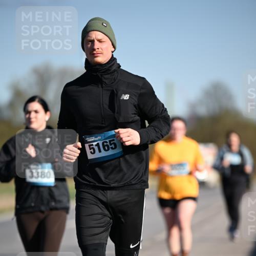 06.04.2025 - 44. Internationalen Wilhelmsburger Insellauf Dr. Thomas Lammeyer http://msf.ph/oto/7567450 06.04.2025 09:44:44 Laufen 3380, 5165 meine-sportfotos.de