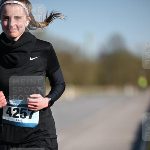 06.04.2025 - 44. Internationalen Wilhelmsburger Insellauf Dr. Thomas Lammeyer http://msf.ph/oto/7567613 06.04.2025 09:45:17 Laufen 4257, 2 meine-sportfotos.de