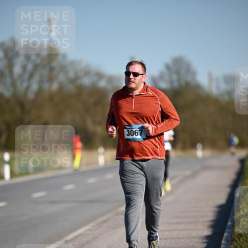 06.04.2025 - 44. Internationalen Wilhelmsburger Insellauf Dr. Thomas Lammeyer http://msf.ph/oto/7567979 06.04.2025 09:47:12 Laufen 3067 meine-sportfotos.de