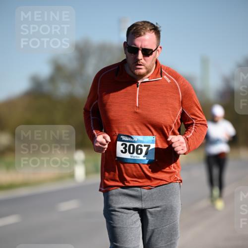 06.04.2025 - 44. Internationalen Wilhelmsburger Insellauf Dr. Thomas Lammeyer http://msf.ph/oto/7568070 06.04.2025 09:47:16 Laufen 3067 meine-sportfotos.de