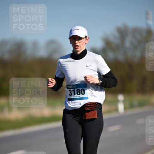 06.04.2025 - 44. Internationalen Wilhelmsburger Insellauf Dr. Thomas Lammeyer http://msf.ph/oto/7568086 06.04.2025 09:47:26 Laufen 3180 meine-sportfotos.de