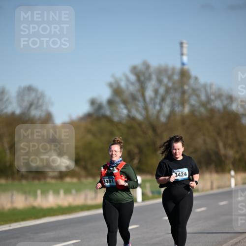 06.04.2025 - 44. Internationalen Wilhelmsburger Insellauf Dr. Thomas Lammeyer http://msf.ph/oto/7568342 06.04.2025 09:49:24 Laufen 3424, 3441 meine-sportfotos.de