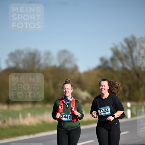 06.04.2025 - 44. Internationalen Wilhelmsburger Insellauf Dr. Thomas Lammeyer http://msf.ph/oto/7568410 06.04.2025 09:49:27 Laufen 3441, 3424 meine-sportfotos.de