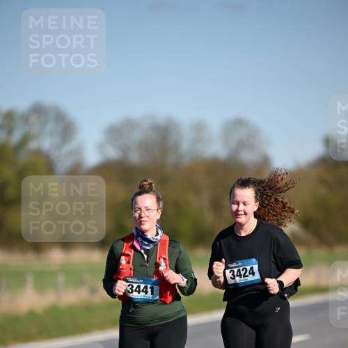 06.04.2025 - 44. Internationalen Wilhelmsburger Insellauf Dr. Thomas Lammeyer http://msf.ph/oto/7568449 06.04.2025 09:49:29 Laufen 3441, 3424 meine-sportfotos.de