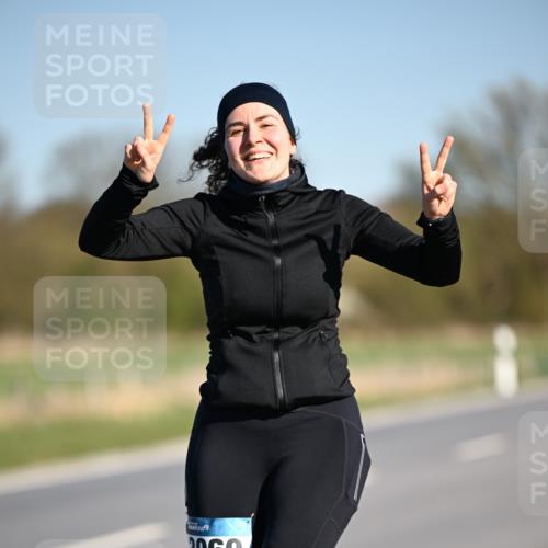 06.04.2025 - 44. Internationalen Wilhelmsburger Insellauf Dr. Thomas Lammeyer http://msf.ph/oto/7568751 06.04.2025 09:50:00 Laufen 3060 meine-sportfotos.de