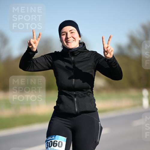 06.04.2025 - 44. Internationalen Wilhelmsburger Insellauf Dr. Thomas Lammeyer http://msf.ph/oto/7568755 06.04.2025 09:50:00 Laufen 3060 meine-sportfotos.de