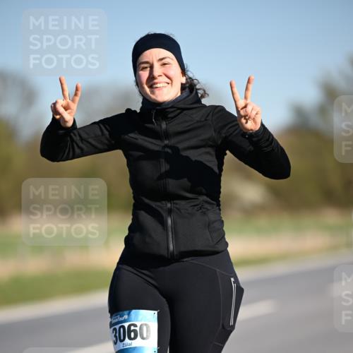 06.04.2025 - 44. Internationalen Wilhelmsburger Insellauf Dr. Thomas Lammeyer http://msf.ph/oto/7568758 06.04.2025 09:50:00 Laufen 3060 meine-sportfotos.de