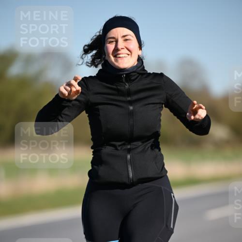 06.04.2025 - 44. Internationalen Wilhelmsburger Insellauf Dr. Thomas Lammeyer http://msf.ph/oto/7568768 06.04.2025 09:50:01 Laufen 3060 meine-sportfotos.de