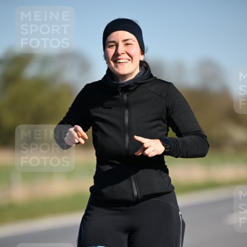 06.04.2025 - 44. Internationalen Wilhelmsburger Insellauf Dr. Thomas Lammeyer http://msf.ph/oto/7568772 06.04.2025 09:50:01 Laufen 3060 meine-sportfotos.de