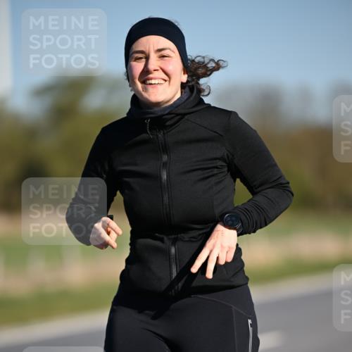 06.04.2025 - 44. Internationalen Wilhelmsburger Insellauf Dr. Thomas Lammeyer http://msf.ph/oto/7568778 06.04.2025 09:50:01 Laufen 060 meine-sportfotos.de