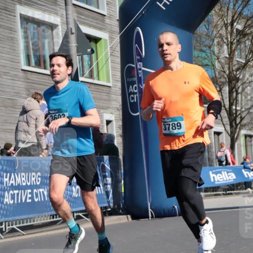 06.04.2025 - 44. Internationalen Wilhelmsburger Insellauf A. Gomolzig http://msf.ph/oto/7572091 06.04.2025 10:44:57 Ziel 3603, 3789, 4480 meine-sportfotos.de