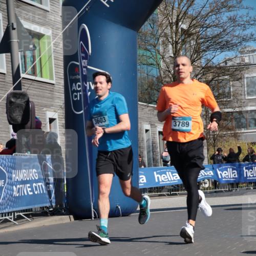 06.04.2025 - 44. Internationalen Wilhelmsburger Insellauf A. Gomolzig http://msf.ph/oto/7572107 06.04.2025 10:44:57 Ziel 3603, 3789, 4480 meine-sportfotos.de