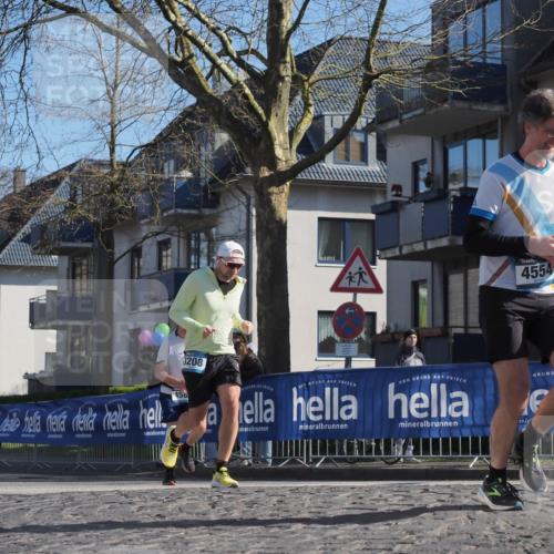 06.04.2025 - 44. Internationalen Wilhelmsburger Insellauf Luisa Fischer http://msf.ph/oto/7572182 06.04.2025 10:41:13 Ziel 3208, 4554, 458 meine-sportfotos.de