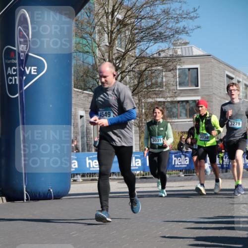 06.04.2025 - 44. Internationalen Wilhelmsburger Insellauf A. Gomolzig http://msf.ph/oto/7572376 06.04.2025 10:44:28 Ziel 3030, 3031, 3279, 3518, 4393, 4394, 4405, 4549 meine-sportfotos.de