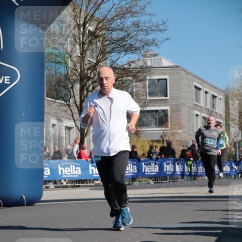 06.04.2025 - 44. Internationalen Wilhelmsburger Insellauf A. Gomolzig http://msf.ph/oto/7572402 06.04.2025 10:44:25 Ziel 3030, 3031, 3279, 3518, 4393, 4394, 4405, 4549 meine-sportfotos.de
