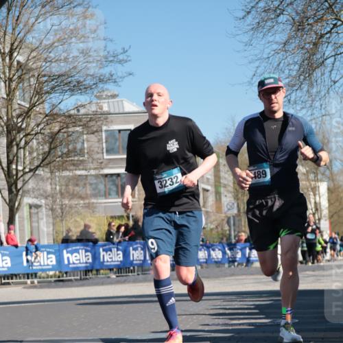 06.04.2025 - 44. Internationalen Wilhelmsburger Insellauf A. Gomolzig http://msf.ph/oto/7572447 06.04.2025 10:44:16 Ziel 3057, 3232, 3489, 4429, 5064 meine-sportfotos.de