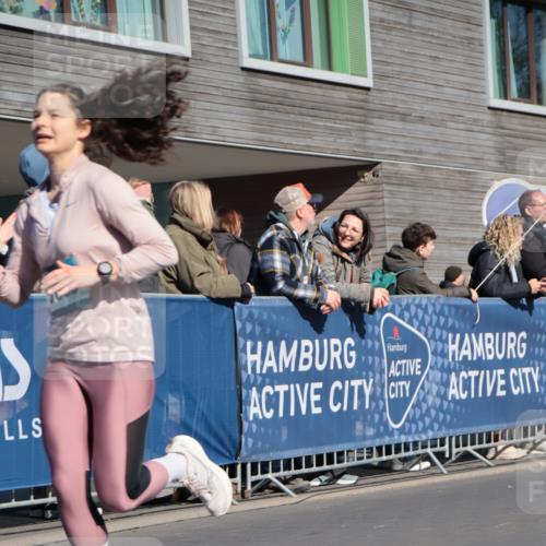 06.04.2025 - 44. Internationalen Wilhelmsburger Insellauf A. Gomolzig http://msf.ph/oto/7572597 06.04.2025 10:43:55 Ziel 3219, 4222, 4509, 5063 meine-sportfotos.de