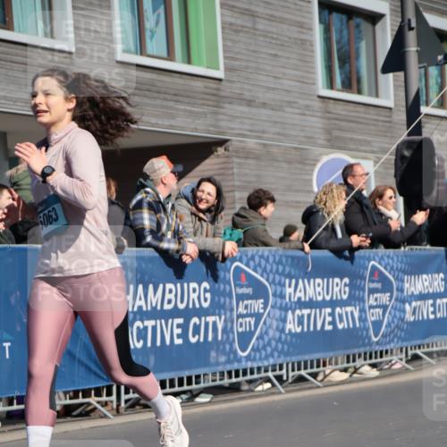 06.04.2025 - 44. Internationalen Wilhelmsburger Insellauf A. Gomolzig http://msf.ph/oto/7572600 06.04.2025 10:43:55 Ziel 3219, 4222, 4509, 5063 meine-sportfotos.de