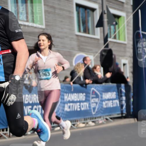 06.04.2025 - 44. Internationalen Wilhelmsburger Insellauf A. Gomolzig http://msf.ph/oto/7572610 06.04.2025 10:43:55 Ziel 3219, 4222, 4509, 5063 meine-sportfotos.de