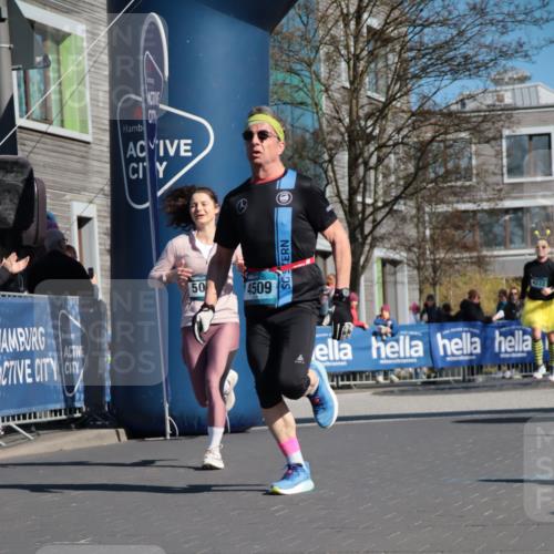 06.04.2025 - 44. Internationalen Wilhelmsburger Insellauf A. Gomolzig http://msf.ph/oto/7572649 06.04.2025 10:43:53 Ziel 3219, 3268, 3380, 4144, 4222, 4509, 5063 meine-sportfotos.de