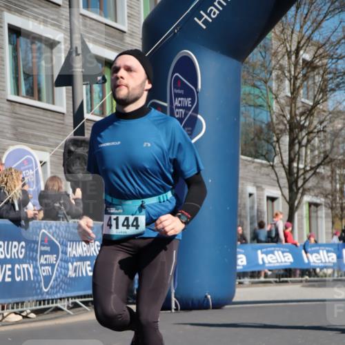 06.04.2025 - 44. Internationalen Wilhelmsburger Insellauf A. Gomolzig http://msf.ph/oto/7572655 06.04.2025 10:43:49 Ziel 3219, 3268, 3380, 4144, 4502, 4509, 5063 meine-sportfotos.de